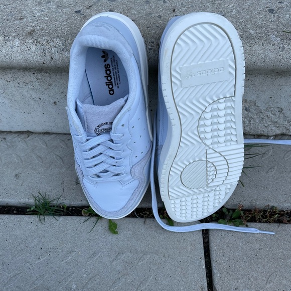 Women’s sneakers - Picture 4 of 4